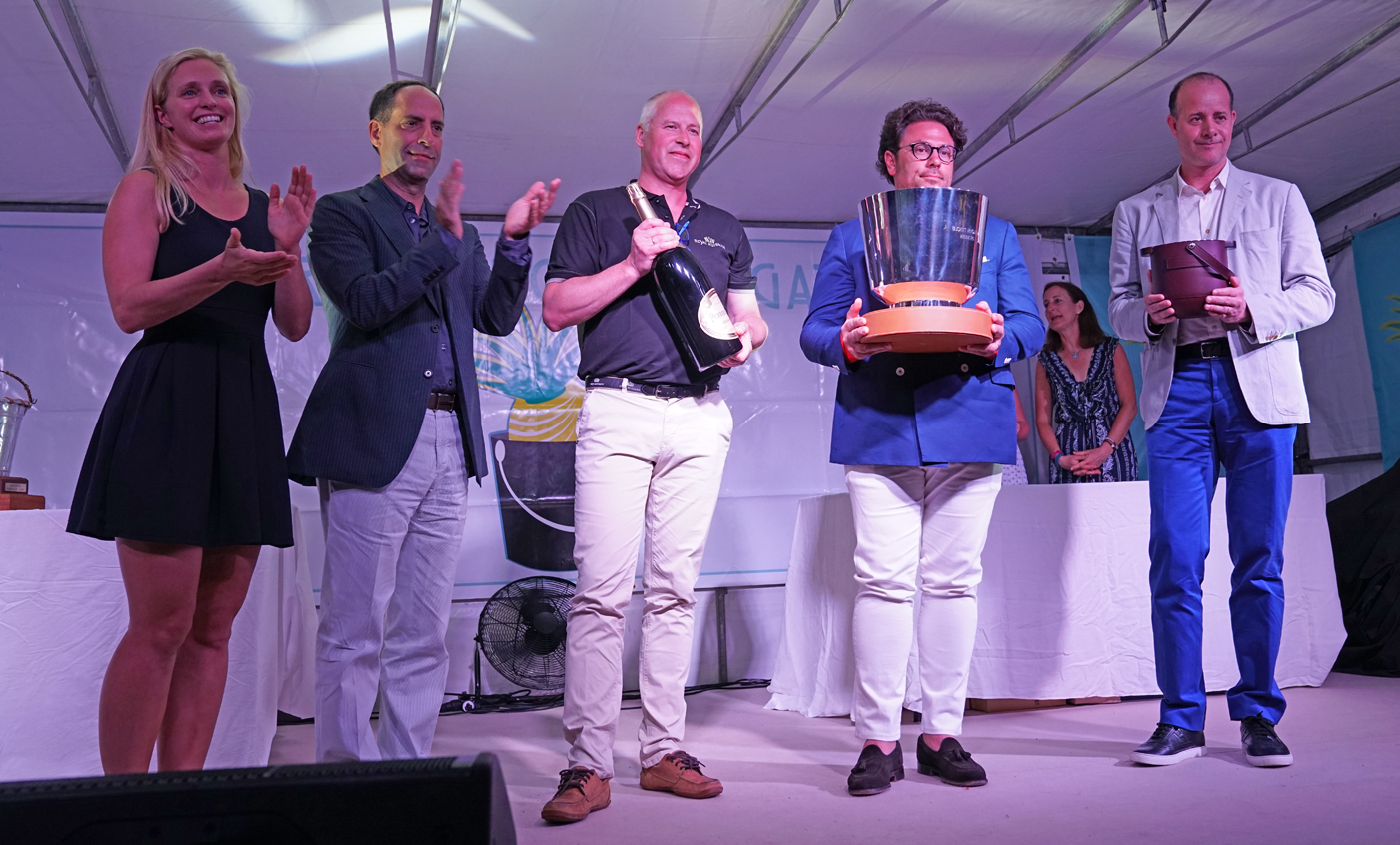 2019 Bucket Trophy presentation.